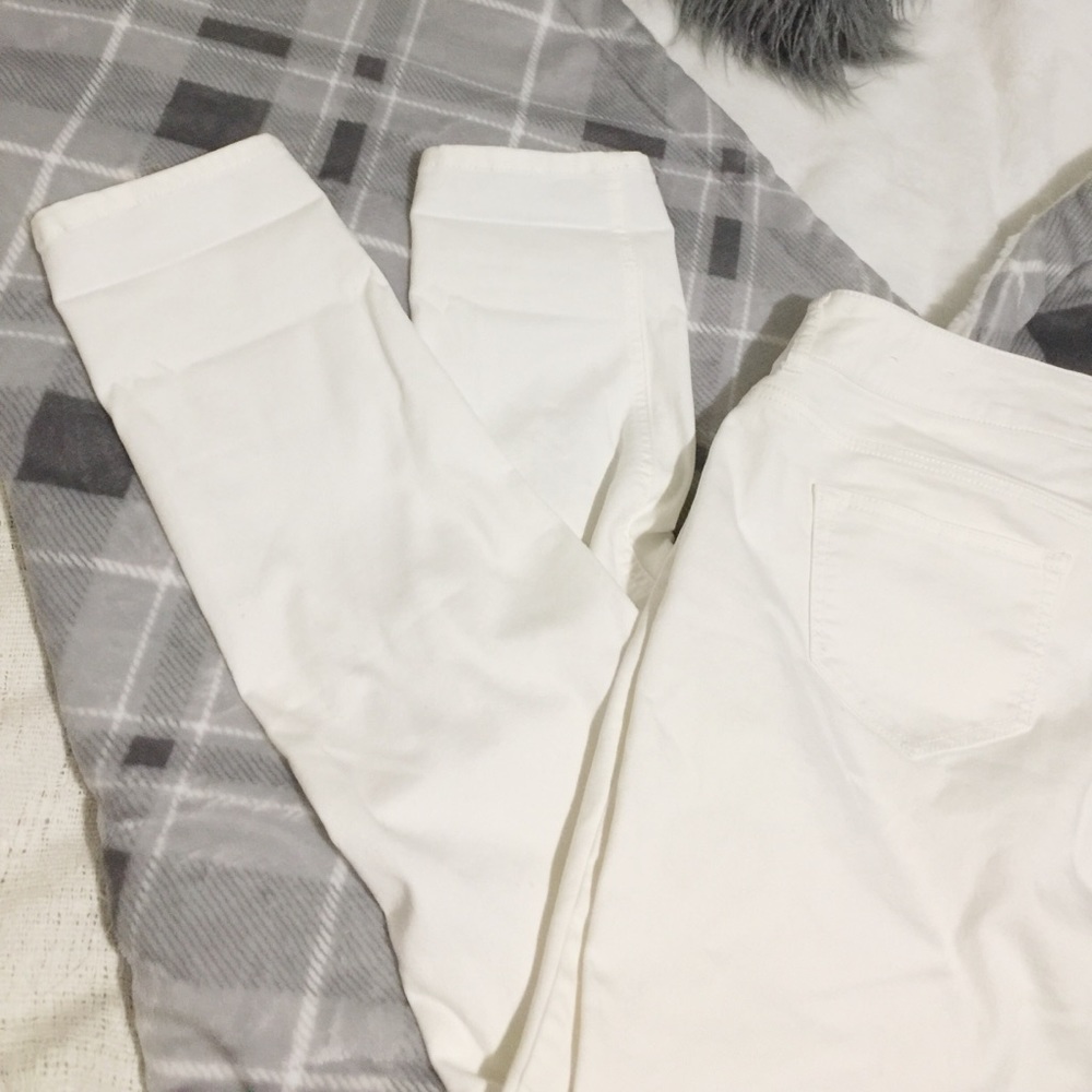 Fall/Winter White Straight Leg Soft Women’s Jeans - Picture 6 of 15